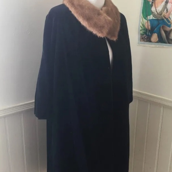 Vintage late late 1940’s 1950’s velvet swing coat with mink collar - Picture 1 of 8